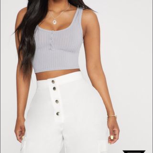 NWT Pretty Little Thing Grey Ribbed Crop Top - Picture 2 of 3